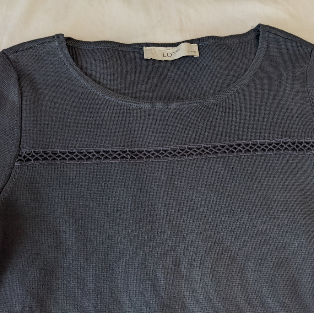 Ann Taylor Loft Petites Gray Sweater Top Women's size Small Flare Hemline - Picture 2 of 8